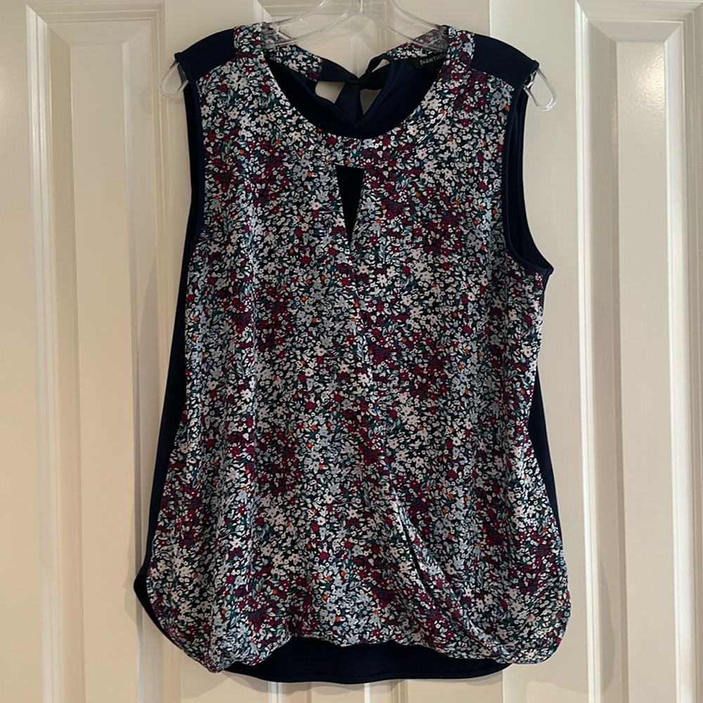 41 hawthorn cross front tie back floral shirt